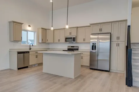 2516 38th Avenue S Moorhead MN 56560