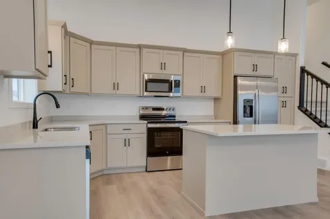2516 38th Avenue S Moorhead MN 56560