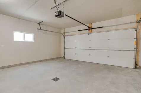 2516 38th Avenue S Moorhead MN 56560