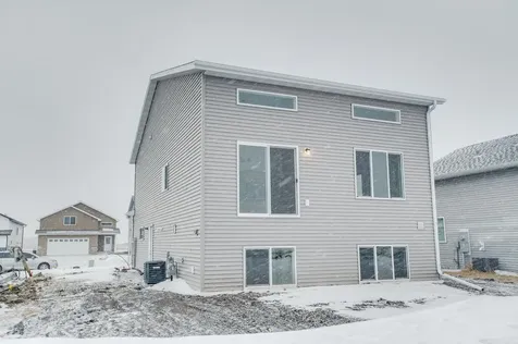 2516 38th Avenue S Moorhead MN 56560