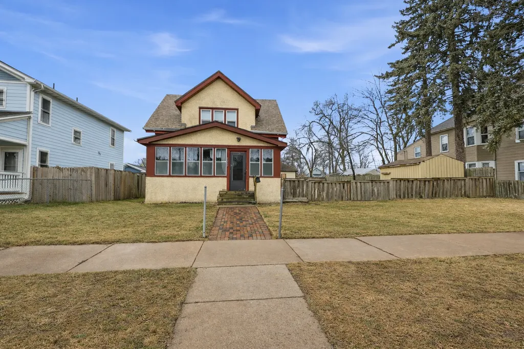 1092 Sims Avenue Saint Paul MN 55106