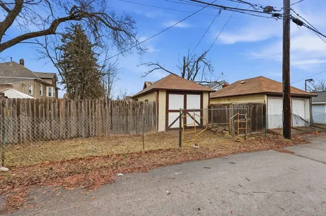 1092 Sims Avenue Saint Paul MN 55106