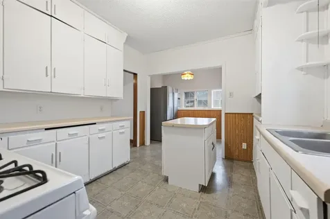 1092 Sims Avenue Saint Paul MN 55106