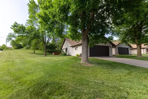 1782 Cobblestone Court Red Wing MN 55066