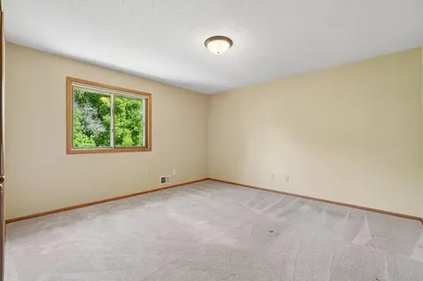 9220 Hillside Trail S Cottage Grove MN 55016