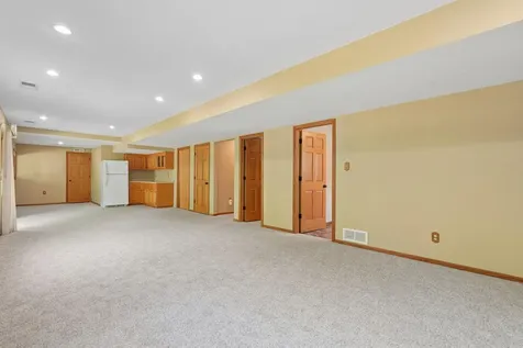 9220 Hillside Trail S Cottage Grove MN 55016