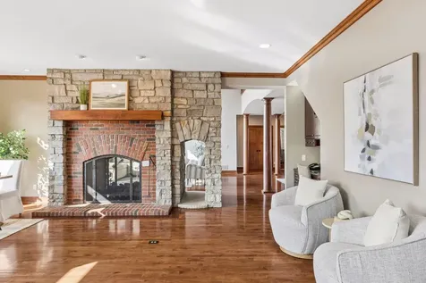 1595 River Shore Drive Hastings MN 55033