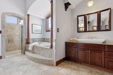 1595 River Shore Drive Hastings MN 55033