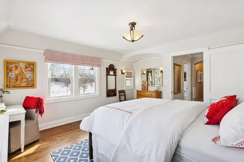 2116 W Lake Of The Isles Parkway Minneapolis MN 55405