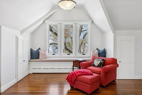2116 W Lake Of The Isles Parkway Minneapolis MN 55405