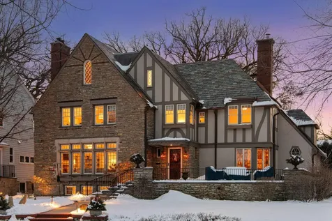 2116 W Lake Of The Isles Parkway Minneapolis MN 55405