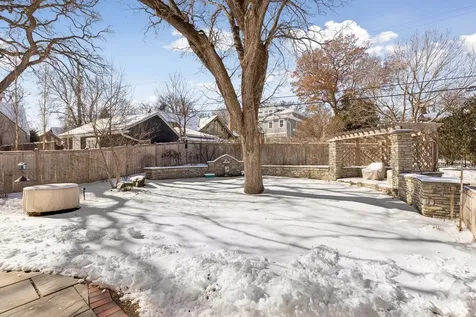 2116 W Lake Of The Isles Parkway Minneapolis MN 55405