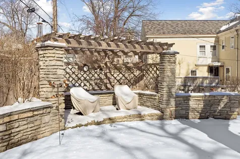2116 W Lake Of The Isles Parkway Minneapolis MN 55405