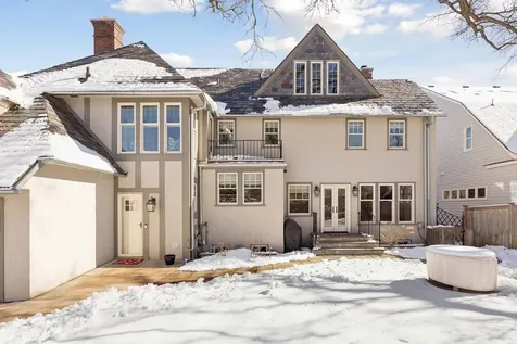 2116 W Lake Of The Isles Parkway Minneapolis MN 55405