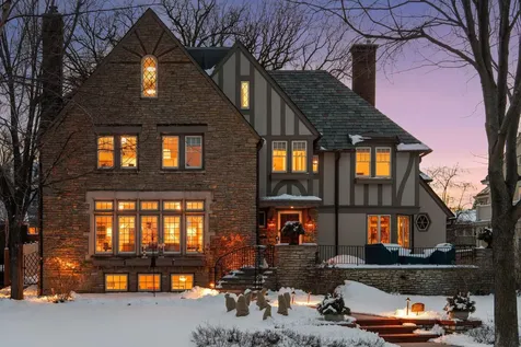 2116 W Lake Of The Isles Parkway Minneapolis MN 55405