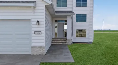 1572 75th Avenue S Fargo ND 58104