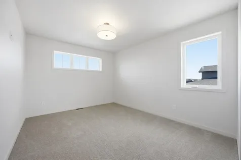 1572 75th Avenue S Fargo ND 58104