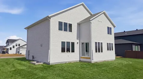 1572 75th Avenue S Fargo ND 58104