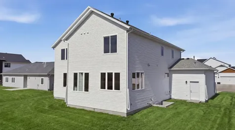 1572 75th Avenue S Fargo ND 58104