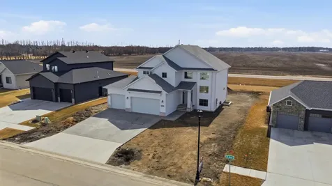 1572 75th Avenue S Fargo ND 58104