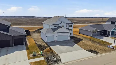 1572 75th Avenue S Fargo ND 58104