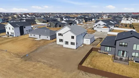 1572 75th Avenue S Fargo ND 58104
