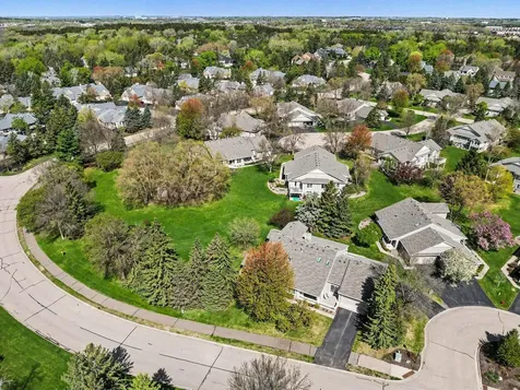1723 Donegal Drive Woodbury MN 55125