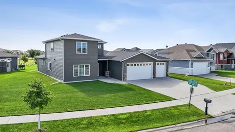 1029 44th Avenue S Moorhead MN 56560