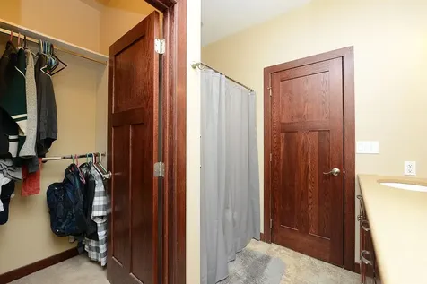 4615 Beach Lane S Fargo ND 58104