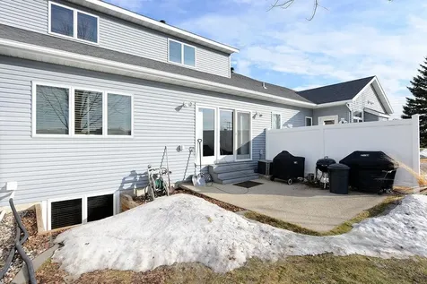 4615 Beach Lane S Fargo ND 58104