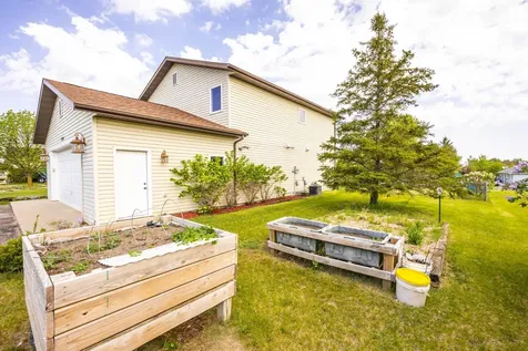 1124 Garnet Boulevard Detroit Lakes MN 56501