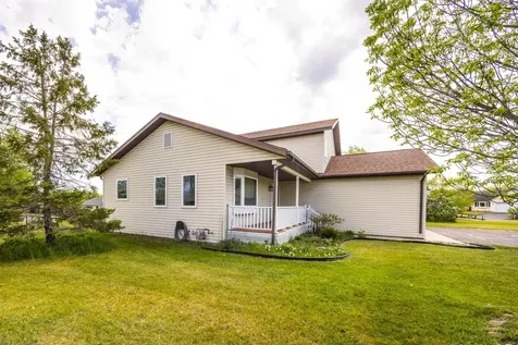 1124 Garnet Boulevard Detroit Lakes MN 56501