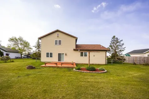 1124 Garnet Boulevard Detroit Lakes MN 56501