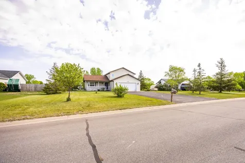 1124 Garnet Boulevard Detroit Lakes MN 56501