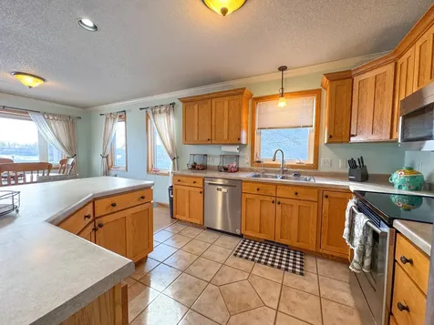 1124 Garnet Boulevard Detroit Lakes MN 56501