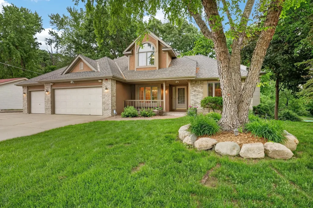 13452 Flagstaff Avenue Apple Valley MN 55124