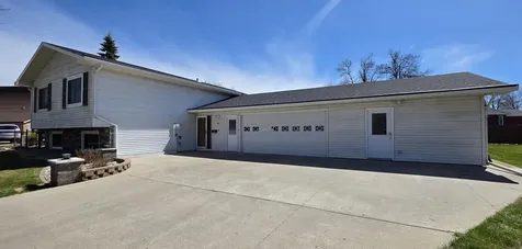 925 Riverview Drive Valley City ND 58072