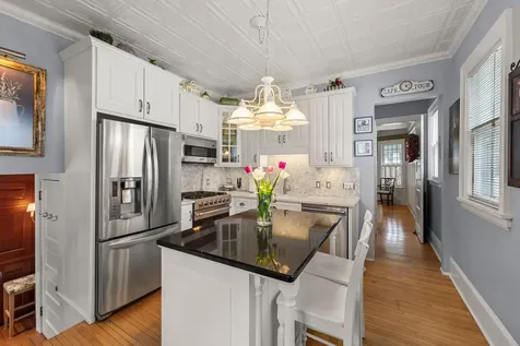 2017 Girard Avenue S Minneapolis MN 55405