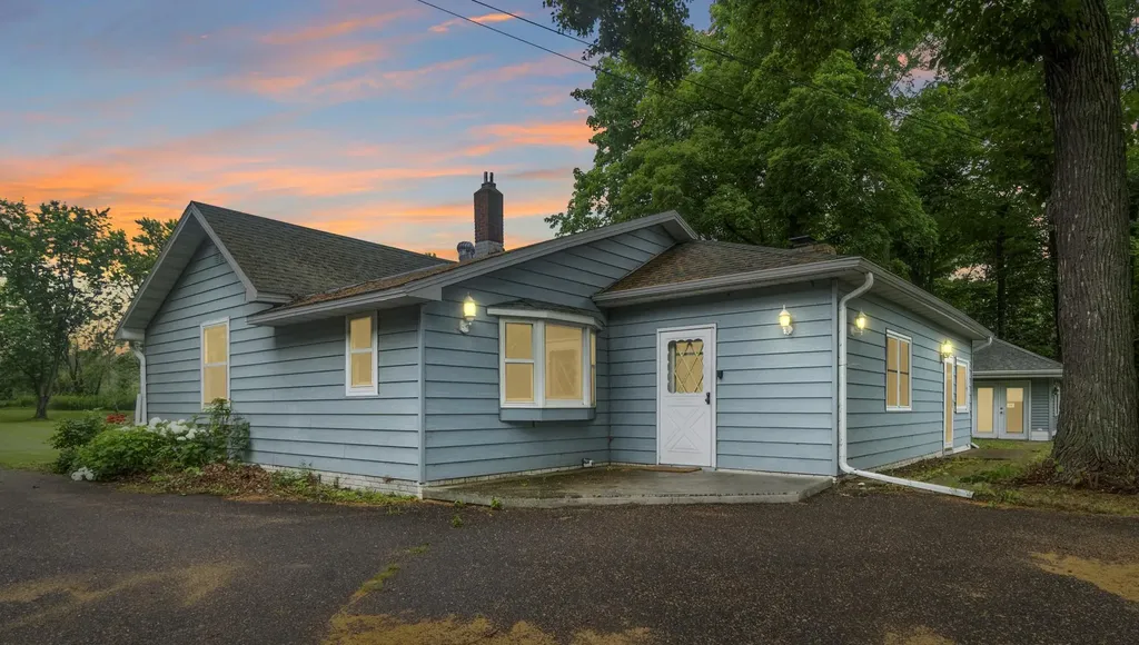 910 E Evergreen Street Isle MN 56342
