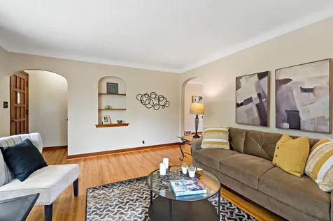 2435 Victoria Street N Roseville MN 55113
