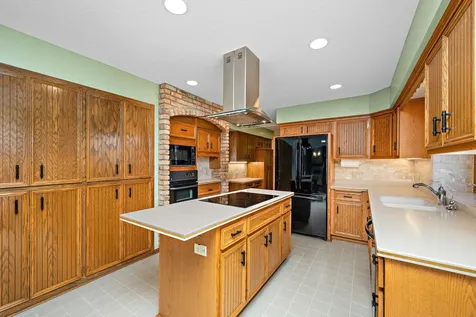 12050 48th Avenue N Plymouth MN 55442