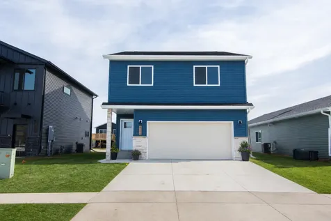 6590 68th Street S Horace ND 58047