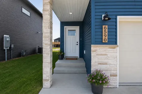6590 68th Street S Horace ND 58047