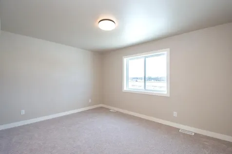 6590 68th Street S Horace ND 58047