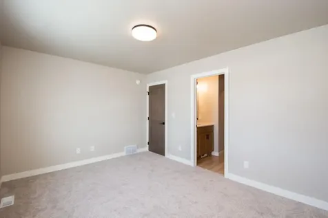 6590 68th Street S Horace ND 58047