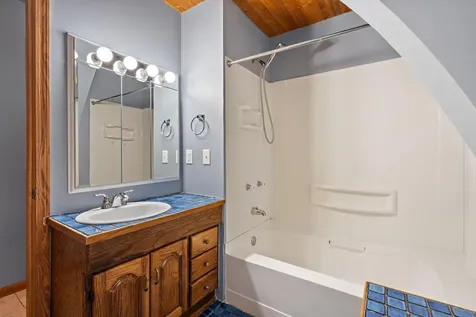 212 Central Avenue S Norwood Young America MN 55397