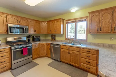 1002 9th Avenue SE Barnesville MN 56514