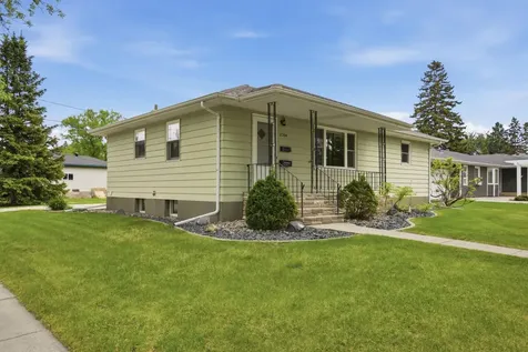 2204 7th Street S Moorhead MN 56560