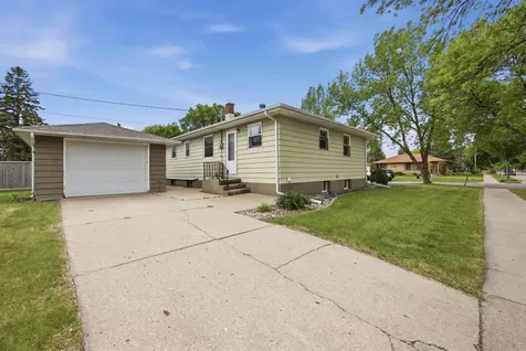 2204 7th Street S Moorhead MN 56560