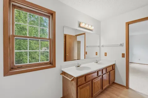 6621 Arlington Court Chanhassen MN 55317